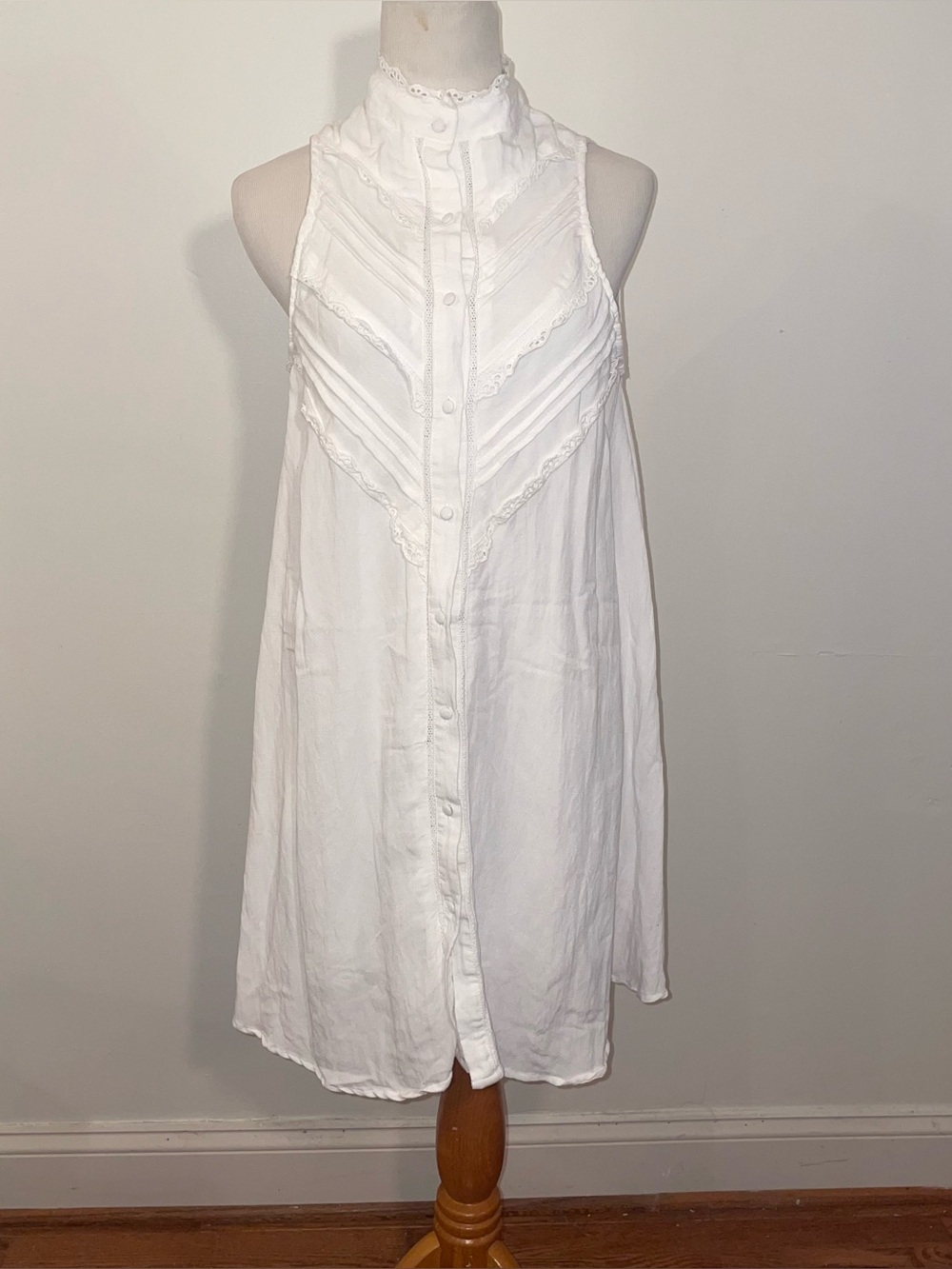 Pomander Place Tuckernuck white Dutton dress lace lined